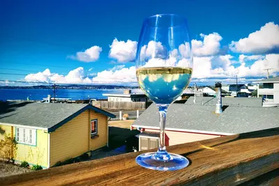 Image de Sweeping view of Birch Bay from 2nd story apt.