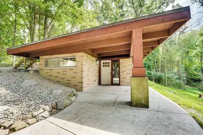 Image de Fire Pits & Grill: Lakefront Jackson Home