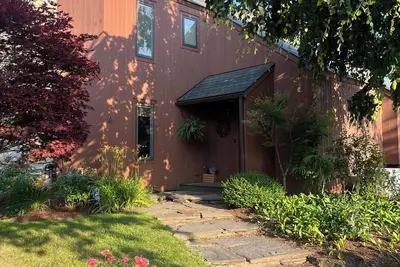 Image de Spacious 4-Bedroom Retreat with Mountain Views – Family & Pet Friendly