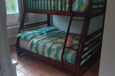 Image de Lovely 3-bedroom  2 bath, ocean view penthouse with beach access and pool.