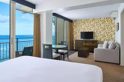 Image de Kaimana Beach Hotel | Oceanfront View Junior Suite | Direct Ocean Views