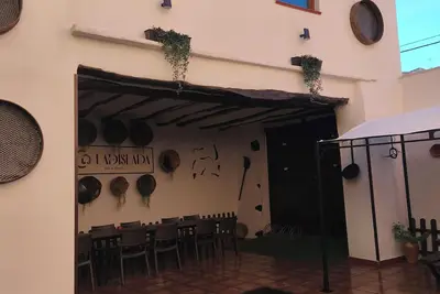 Image de Casa Rural con barbacoa y sala de juegos. Ideal familias y grupos. Teruel