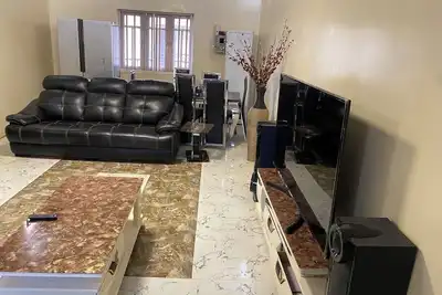 Image de Luxury 2 Bedroom Apartment in the heart of Enugu; Style meets Comfort. Home away