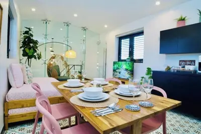 Image de 5. 7 Historic Penthouse w/generator