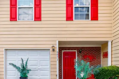 Image de Game Room with patio smoking area and beach theme