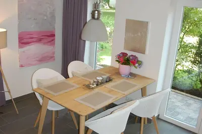 Image de Idyllisches Ambiente am Südstrand - rechts