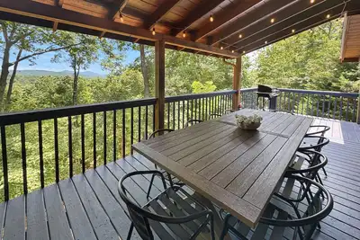 Image de Once Upon an Oak Ledge - Pet Friendly | Hot Tub | Mtn View | Game Room