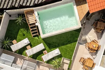 Image de Poolside Duo Retreat, Silva Brinco by HostWise