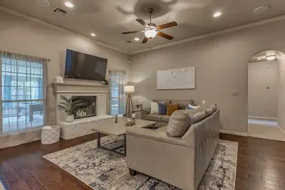 Image de Elegant Comfort in Jenks!