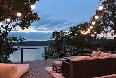 Image de Incredible Lakehouse on Skiatook Lake! 4 bed/4 bath- Huge deck overlooking lake!