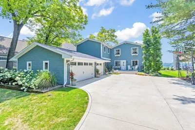 Image de Big Blue Haven -Lakefront Sleeps 24