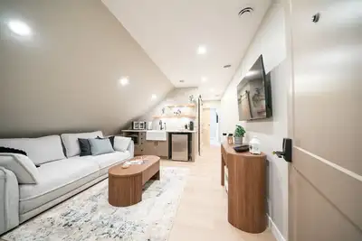 Image de Stay Above The Village Pantry- Suite 1