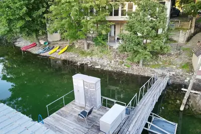 Image de Lakefront home on the water, private cove & hot tub on Beaver Lake, Garfield, Ar