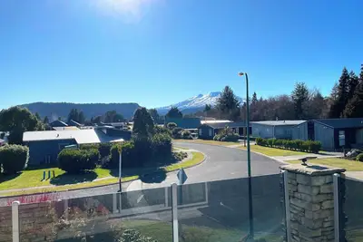 Image de Relax and unwind - cosy Ohakune escape with breathtaking views of Mt Ruapehu