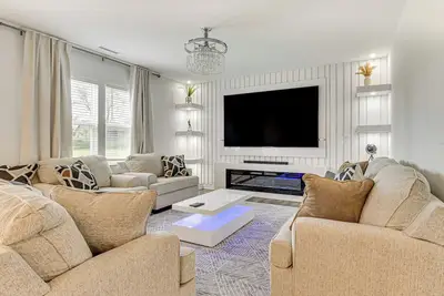 Image de 16 Mi to Indianapolis: Group Getaway w/ Pool Table