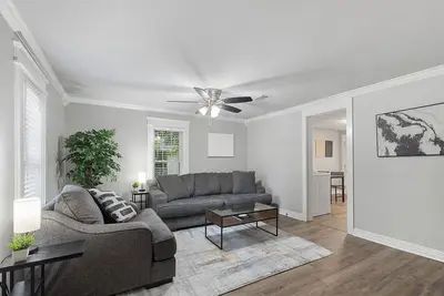 Image de 2 Br Cozy and Stylish Home