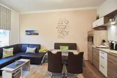 Image de Cozy, modern apartment in the center.