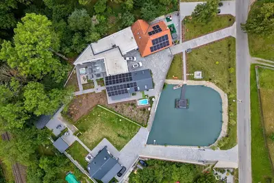 Image de Maison de vacances privée avec Wifi, bain à remous, climatisation, Tv, terrasse, animaux admis