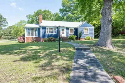 Image de The Blue bungalow: 3-bedroom in Richmond