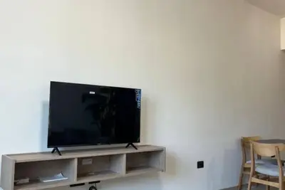 Image de 5-minutes to the beach! One-Bedroom Apartment with Balcony and Sea View