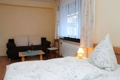 Image de Chambre 'N° 3' avec terrasse partagée, jardin commun et Wi-Fi