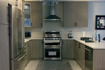 Image de Modern, Clean place, Free Parking, Quiet Area, New! Super Clean Stay, Near Parks