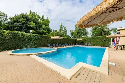 Image de Le Cocon du Cèdre - Piscine - Terrasse