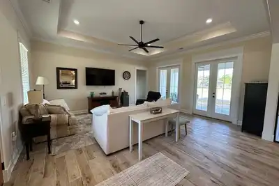 Image de Peaceful 3-bed, 3 bath house with Ac in charming Kingsland