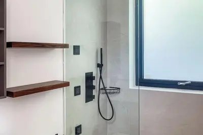 Image de 4-bedroom villa in marvelous pool view