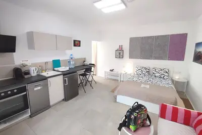Image de Fantastico 1 with large balcony, air conditioning, kitchen, parking, Bbq, great for couples
