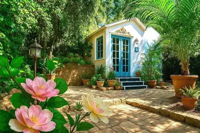 Image de Hollywood Hills Guest House+Views+Outdoor Patio+Garden+Free Street Parking