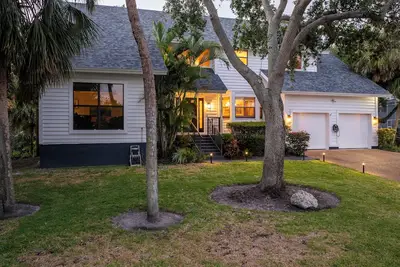 Image de Relaxing 4br/3ba home near Img & beaches – with game room & yoga space