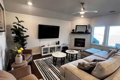 Image de Stylish 4br Home in Princeton. Large Yard, Pool, Workspace. Near Frisco & McKinney