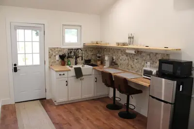 Image de Private Studio Suite - 1 Bed 1 Bath 1 Futon 1 Kitchen