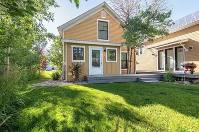 Group Getaway! Victor Charm • 3 Units • Sleeps 13