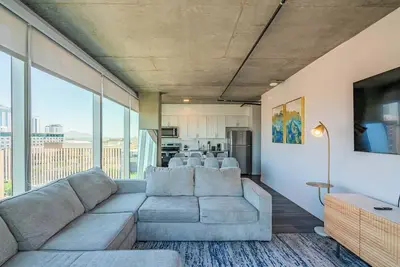 Image de Skyline 3br Getaway Pool, Gym & Smart Tv