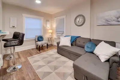 Image de #3 The Cozy Corner Suite @ The Garland Suites