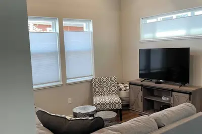 Image de Cozy Modern 1 Bedroom Cottage