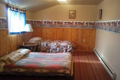 Image de Rustic, Horse Prairie Room with 3 Beds in Grant Mt.