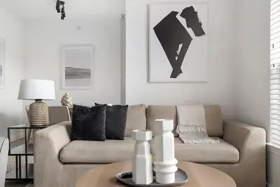 Image de Landing | Incredible 2bd, Pool, Gym