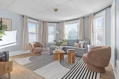 Image de 9Bedroom 6Bath Home in Somerville