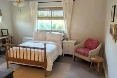 Image de River front escape.