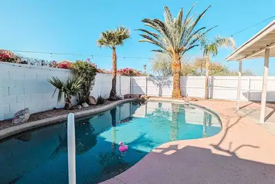 Image de 3-bed + Private Pool Ne Phoenix Bungalow