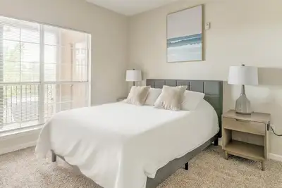 Image de Landing | Modern 2bd, Clubhouse, Pool