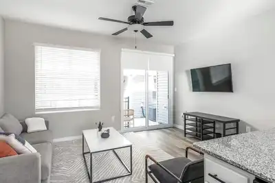 Image de Landing | Modern 2bd, Clubhouse, Pool