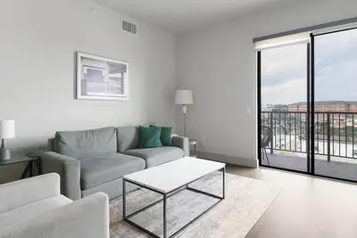 Image de Landing | Chic 2bd, Pool, Tennis Court