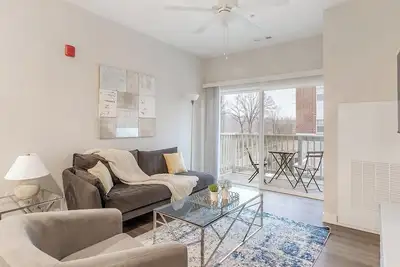 Image de Landing | Chic 2bd, Pool, Gym