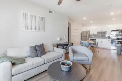 Image de Landing | Amazing 2bd, Pool, Rooftop Lounge