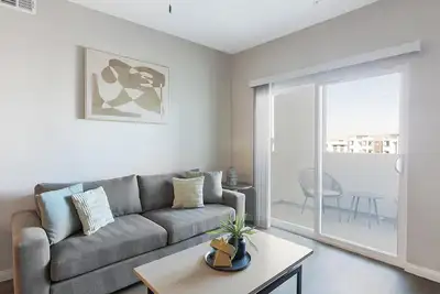 Image de Landing | Stunning 2bd, Rooftop Lounge, Pool