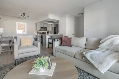 Image de Landing at Valencia - 2 Bedrooms in Paradise